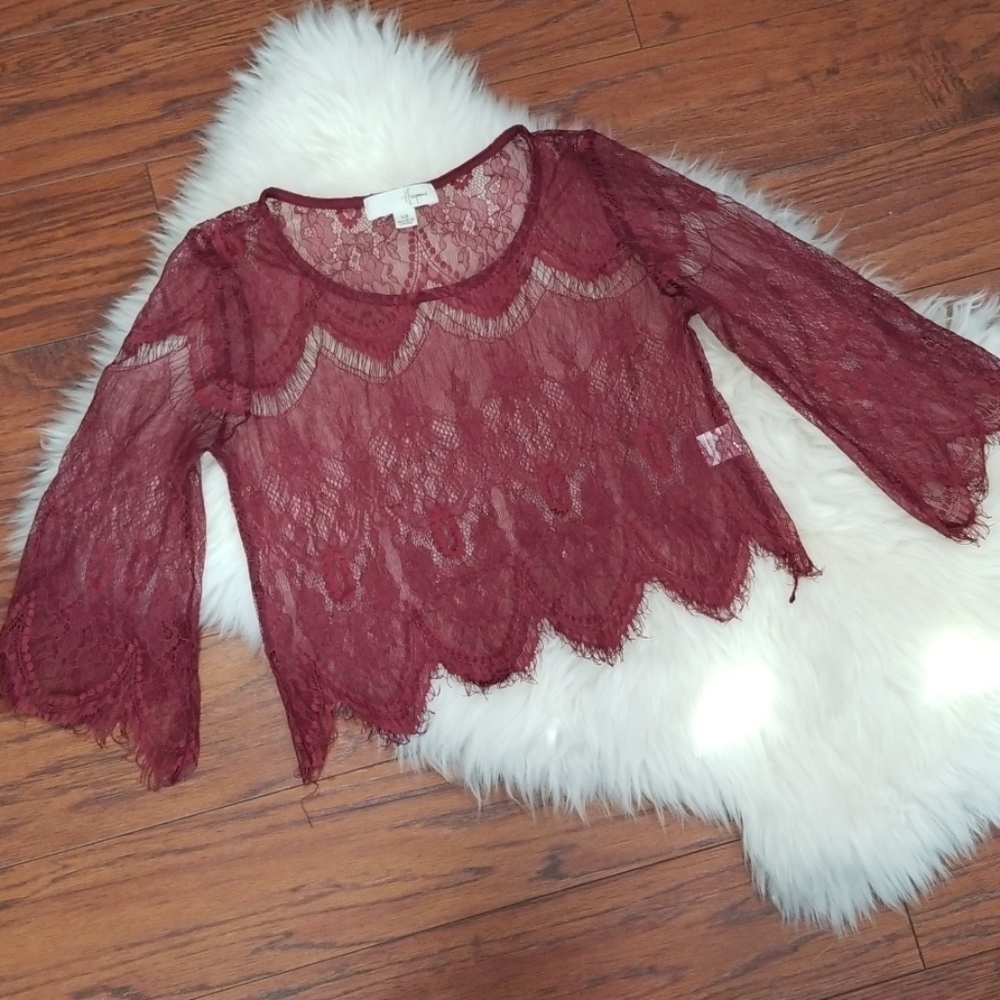 Hesperas Lace Bell sleeve Blouse